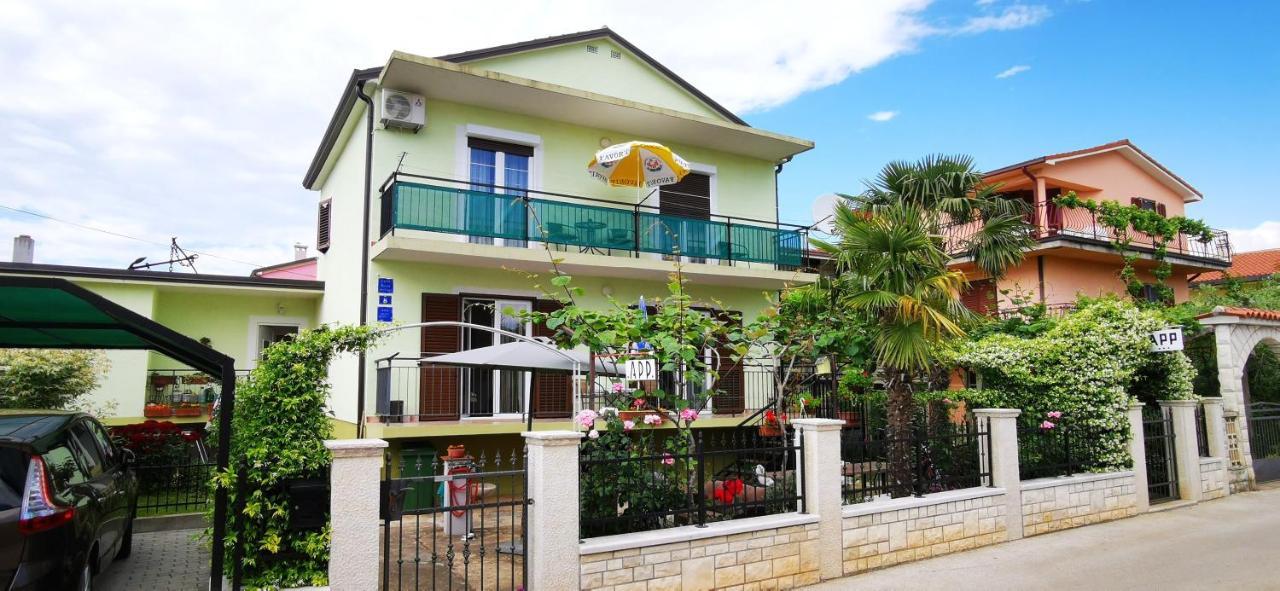 Apartments Grassi By Rent Istria Umago Exterior foto