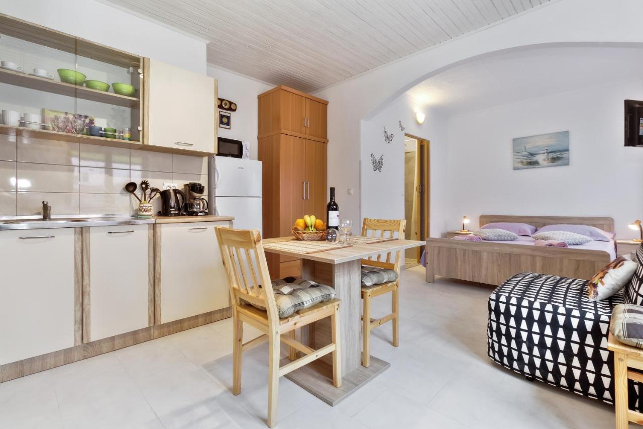 Apartments Grassi By Rent Istria Umago Exterior foto